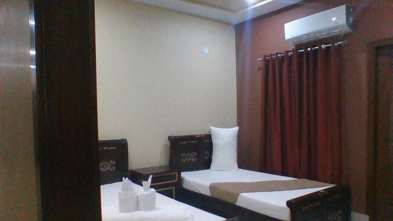 Red Roof Hotel Sahiwal Exterior foto